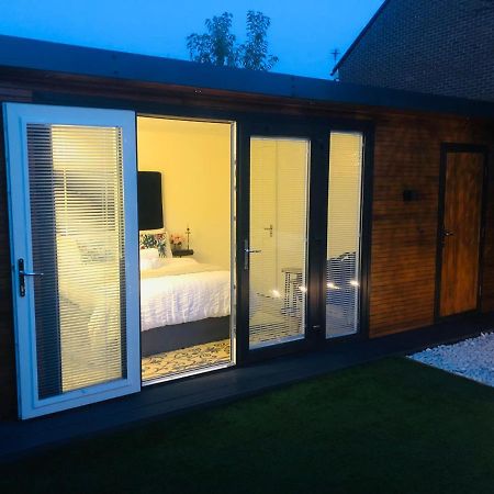 Meezee Pearl Double Bed Lodge With Free Parking Mánchester Exterior foto