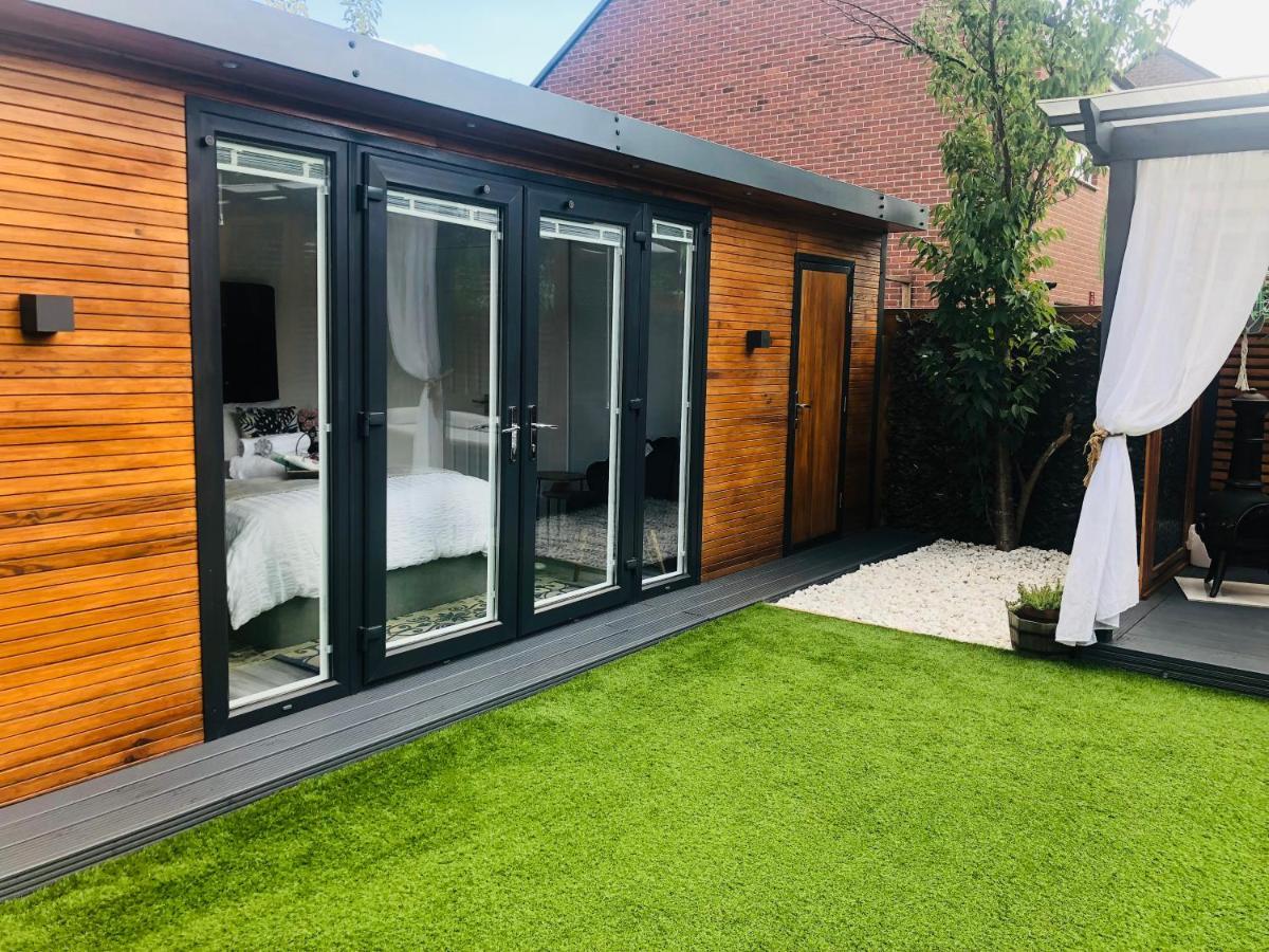 Meezee Pearl Double Bed Lodge With Free Parking Salford  Exterior foto