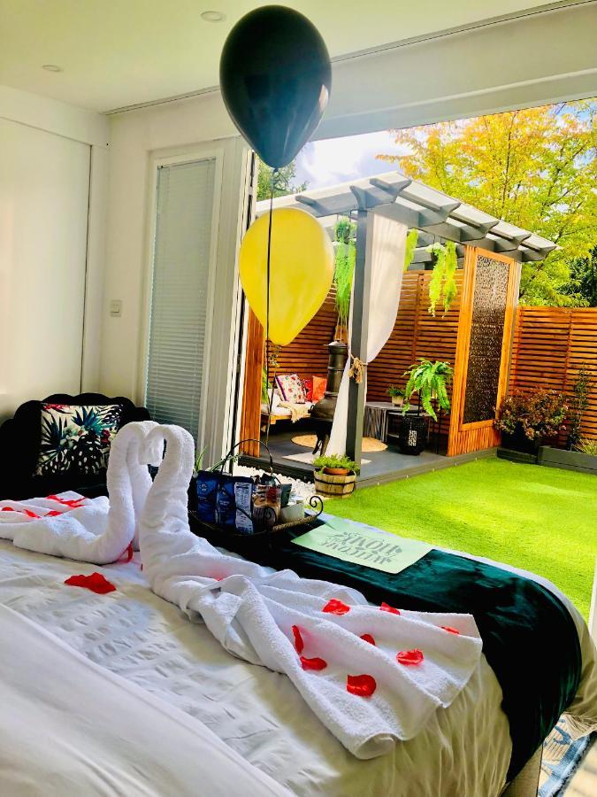 Meezee Pearl Double Bed Lodge With Free Parking Salford  Exterior foto